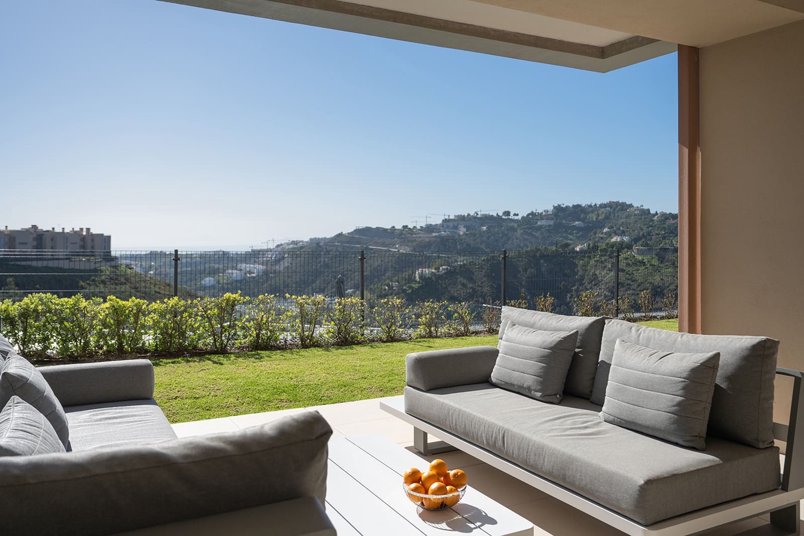 3 bedroom Apartment for sale in La Quinta with pool - € 1,290,000 (Ref: 9651239)