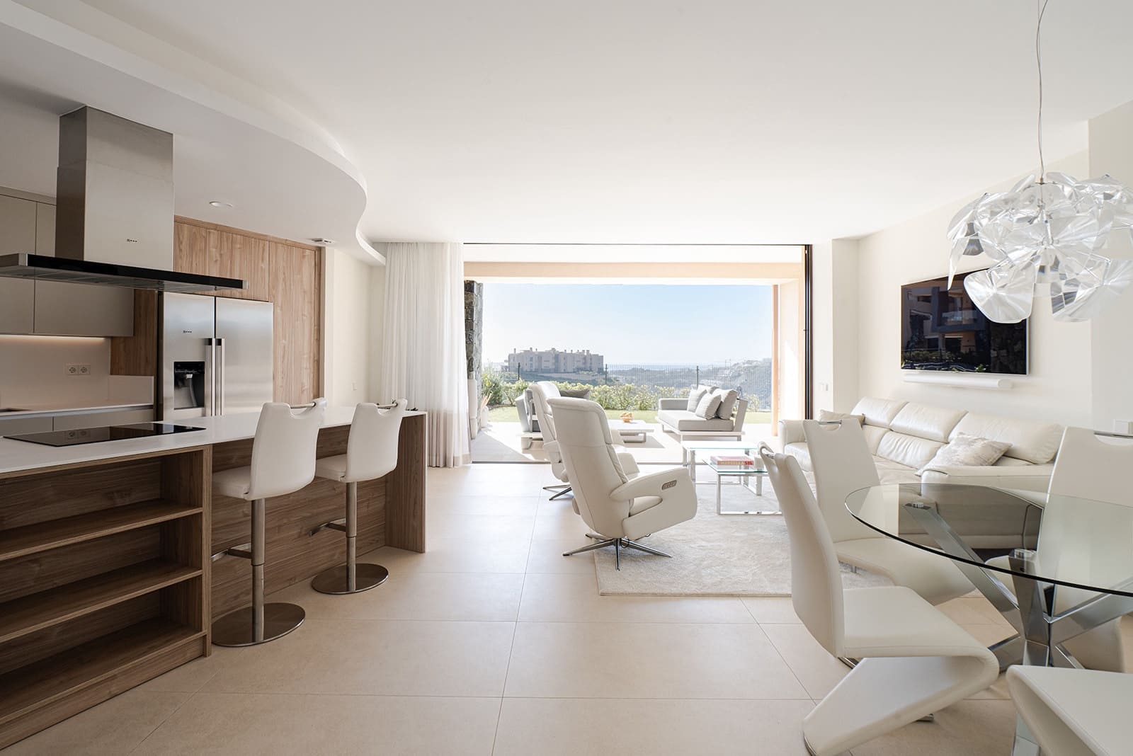 3 bedroom Apartment for sale in La Quinta with pool - € 1,290,000 (Ref: 9651239)