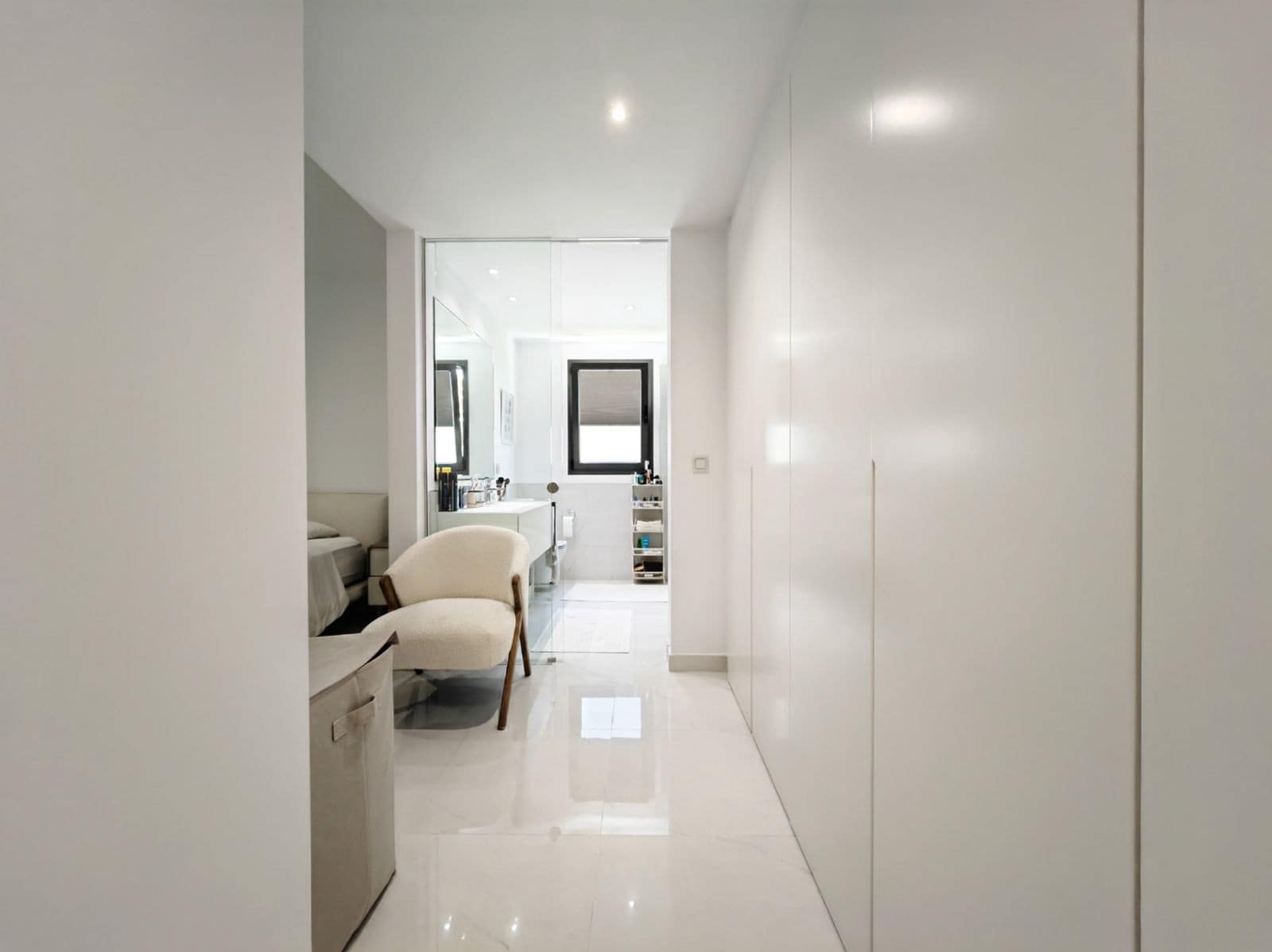 3 bedroom Apartment for sale in Nueva Andalucia with pool garage - € 799,000 (Ref: 9658328)