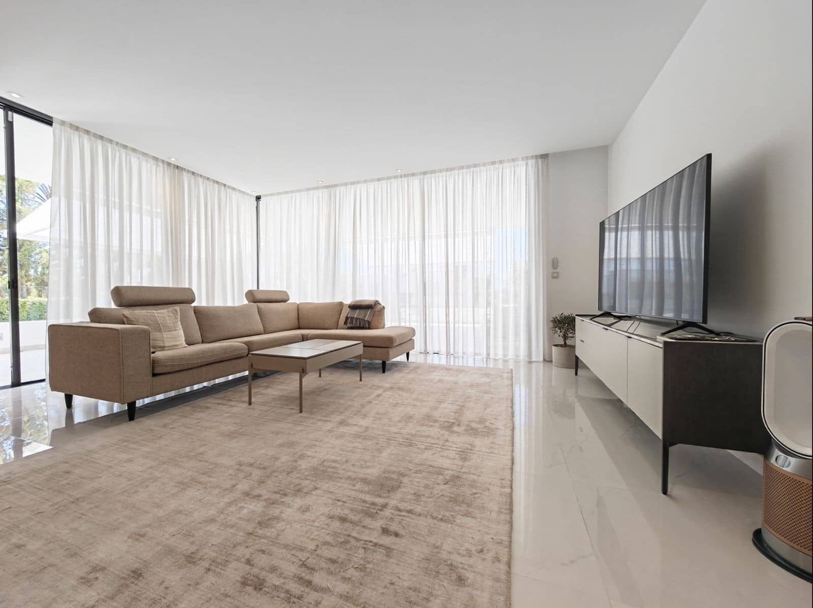 3 sypialnia Apartament na sprzedaż w Nueva Andalucia z basenem garażem - 799 000 € (Ref: 9658328)