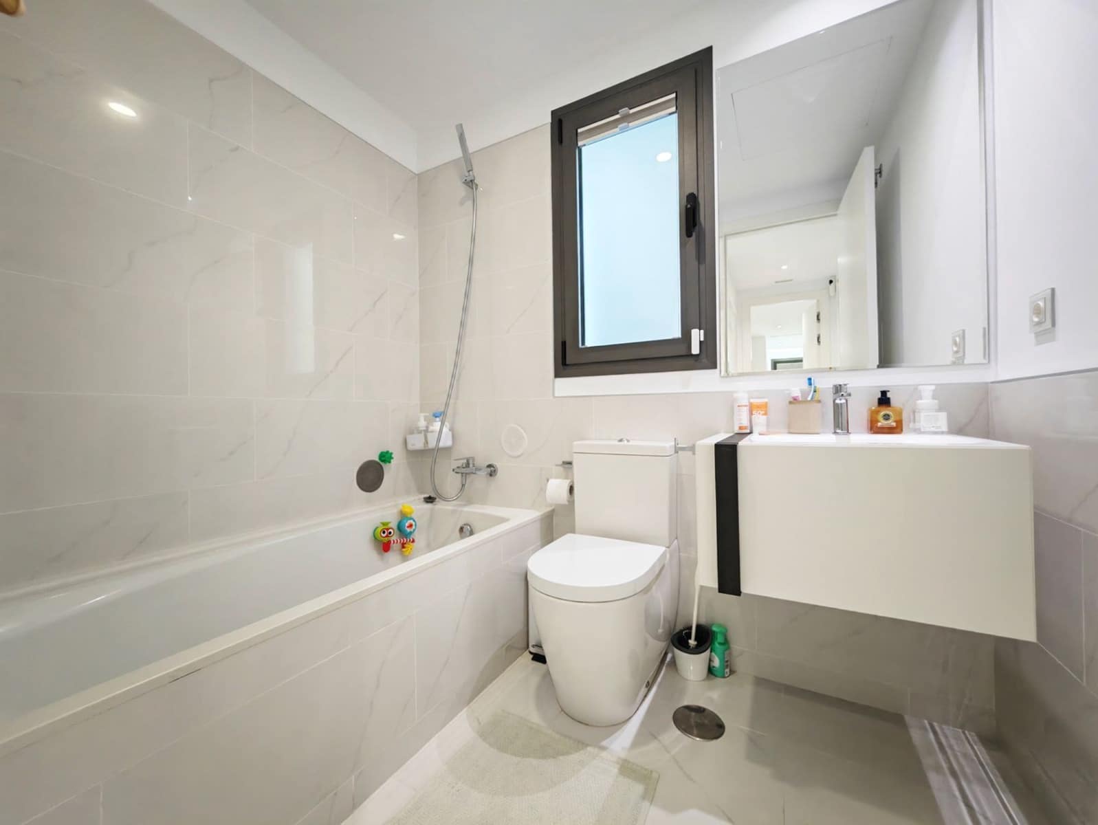 3 sypialnia Apartament na sprzedaż w Nueva Andalucia z basenem garażem - 799 000 € (Ref: 9658328)