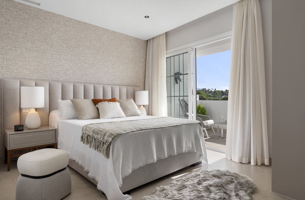 5 bedroom Penthouse for sale in Marbella with pool garage - € 1,895,000 (Ref: 9658330)