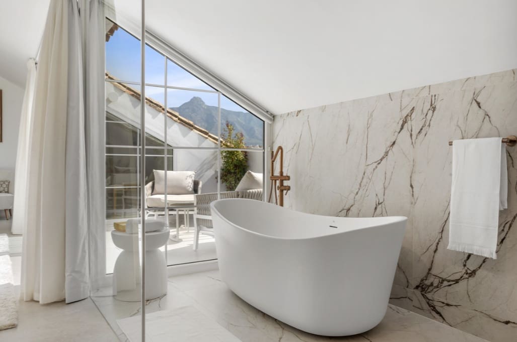 5 bedroom Penthouse for sale in Marbella with pool garage - € 1,895,000 (Ref: 9658330)
