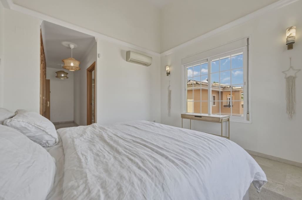 5 soverom Villa til salgs i Mijas Costa med svømmebasseng garasje - € 810 000 (Ref: 9658331)