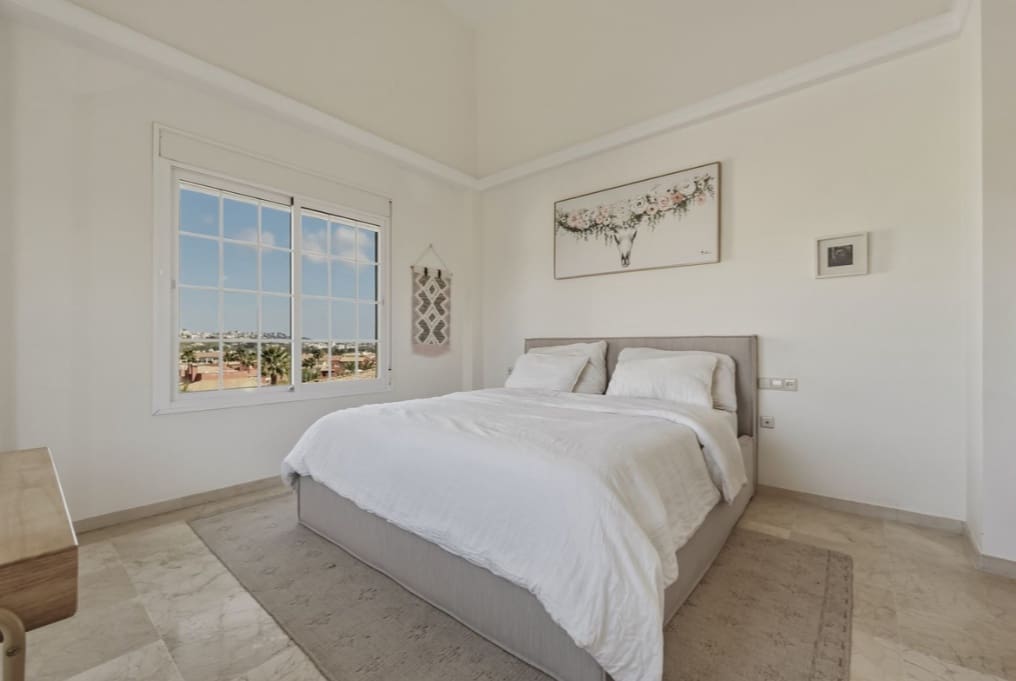 5 soverom Villa til salgs i Mijas Costa med svømmebasseng garasje - € 810 000 (Ref: 9658331)