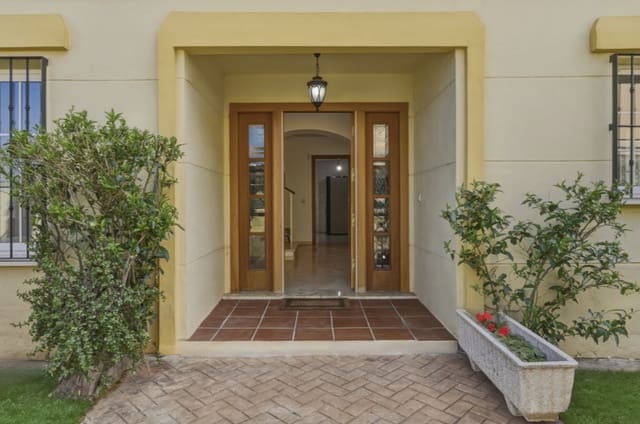 5 soverom Villa til salgs i Mijas Costa, Mijas med svømmebasseng garasje - € 810 000 (Ref: 9658331)