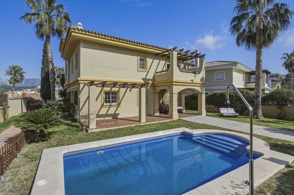 5 soverom Villa til salgs i Mijas Costa med svømmebasseng garasje - € 810 000 (Ref: 9658331)