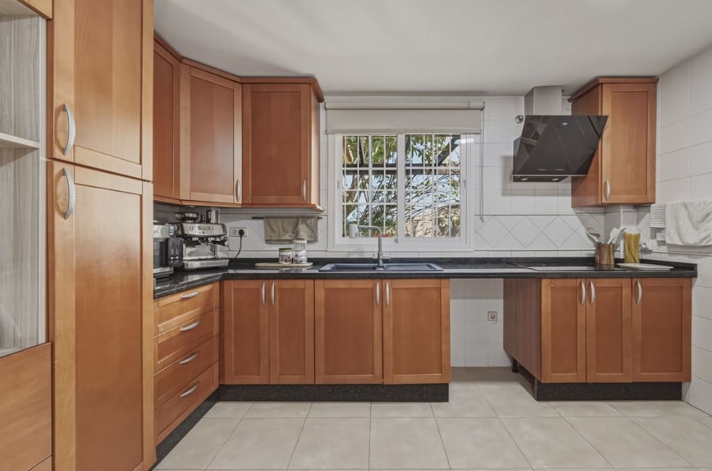 5 soverom Villa til salgs i Mijas Costa med svømmebasseng garasje - € 810 000 (Ref: 9658331)