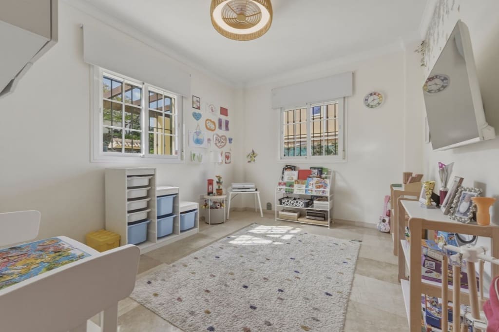 5 soverom Villa til salgs i Mijas Costa med svømmebasseng garasje - € 810 000 (Ref: 9658331)