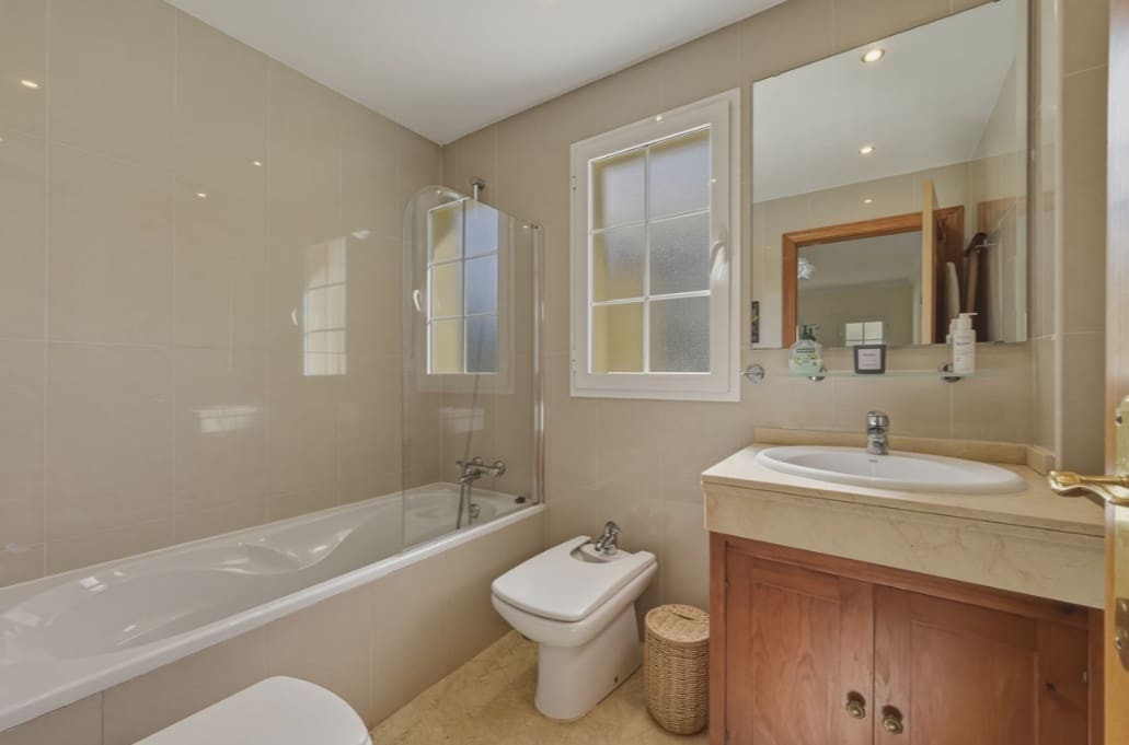 5 soverom Villa til salgs i Mijas Costa med svømmebasseng garasje - € 810 000 (Ref: 9658331)