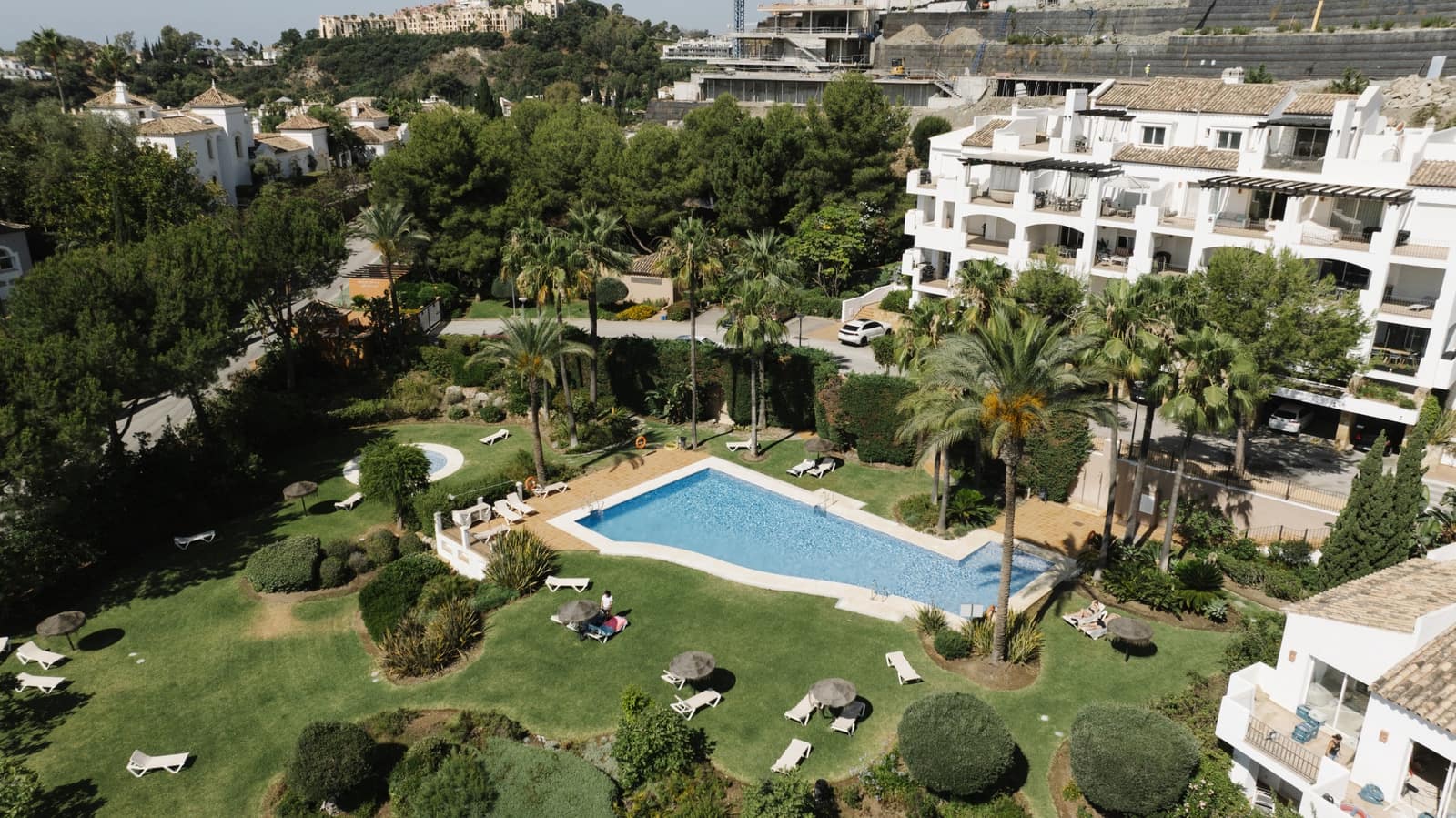 3 sovrum Lägenhet till salu i Benahavis med pool - 895 000 € (Ref: 9679472)