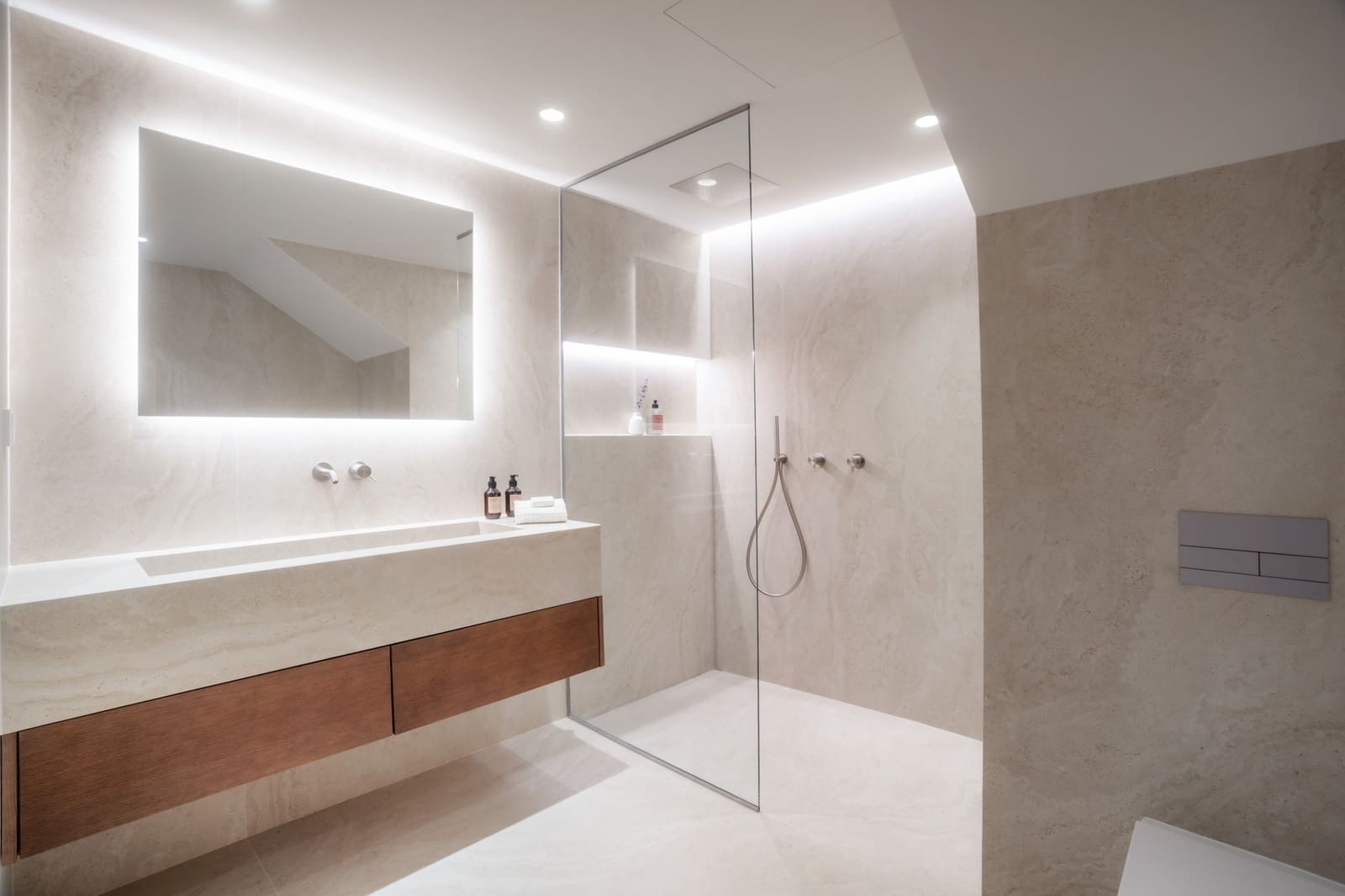 4 bedroom Penthouse for sale in Marbella with pool garage - € 1,749,000 (Ref: 9679473)
