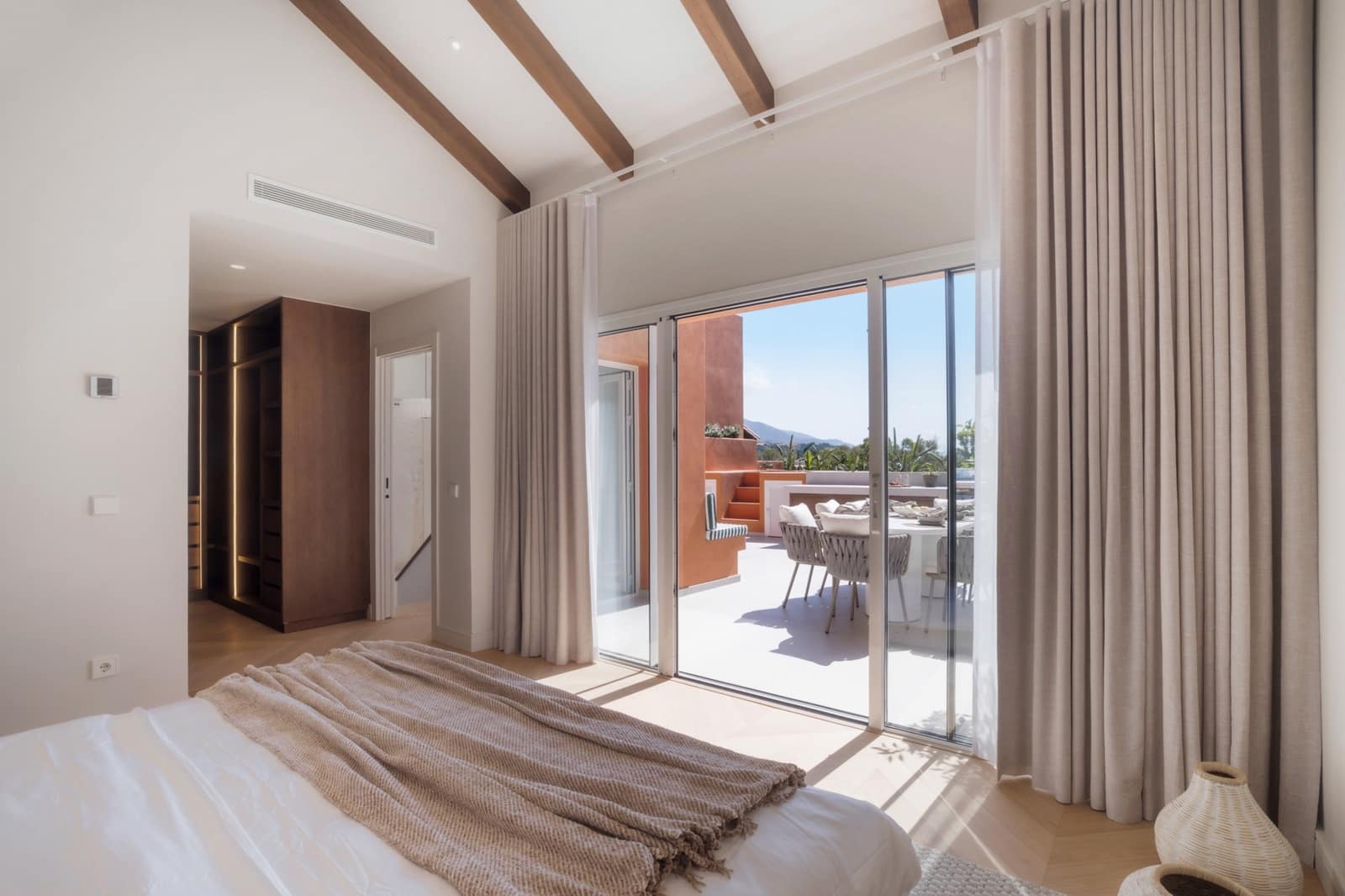 4 bedroom Penthouse for sale in Marbella with pool garage - € 1,749,000 (Ref: 9679473)