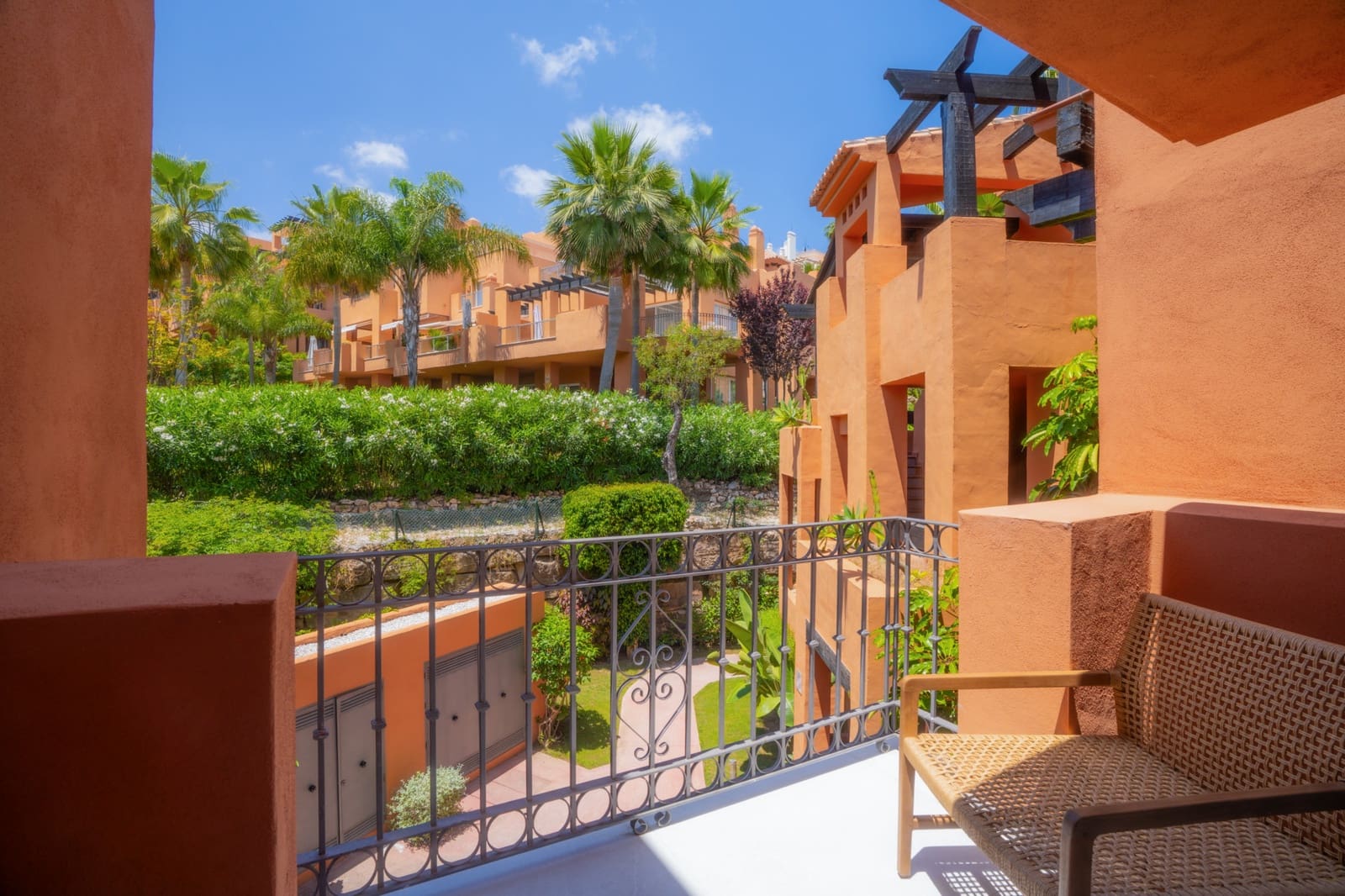 4 bedroom Penthouse for sale in Marbella with pool garage - € 1,749,000 (Ref: 9679473)