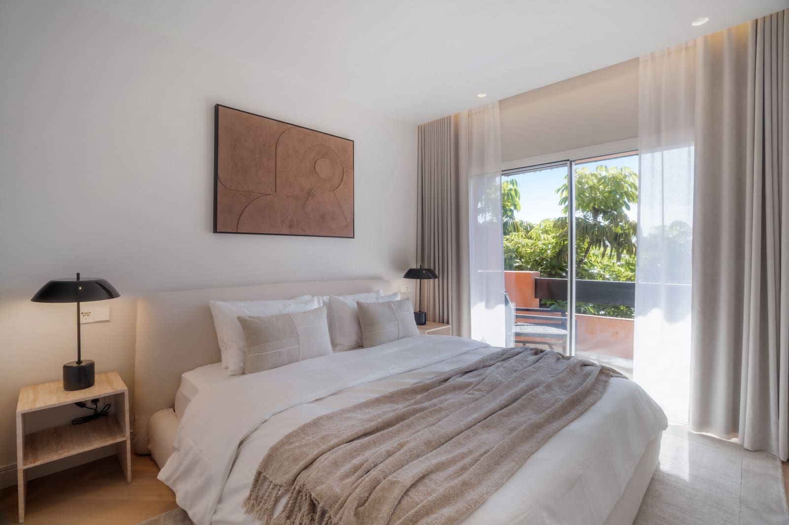 4 bedroom Penthouse for sale in Marbella with pool garage - € 1,749,000 (Ref: 9679473)