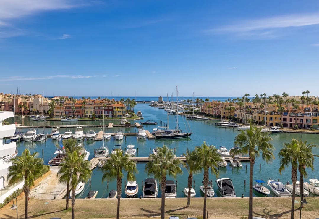 2 slaapkamer Penthouse te koop in Sotogrande met garage - € 525.000 (Ref: 9679475)