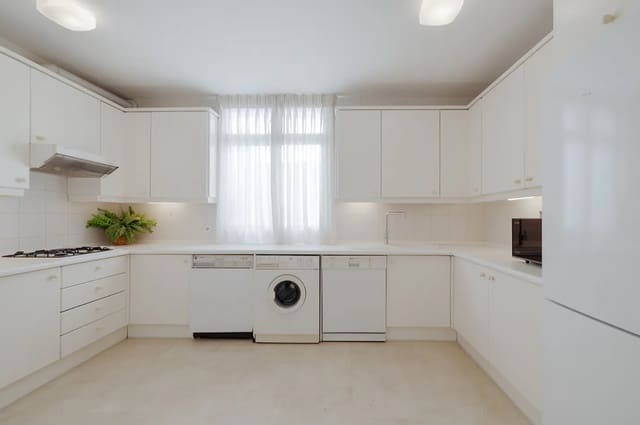 2 chambre Penthouse à vendre à Sotogrande, San Roque avec garage - 525 000 € (Ref: 9679475)