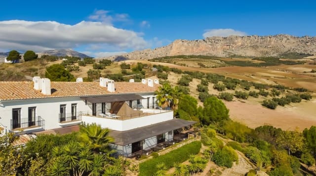 13 soverom Villa til salgs i Villanueva de la Concepcion med svømmebasseng garasje - € 2 250 000 (Ref: 9683372)