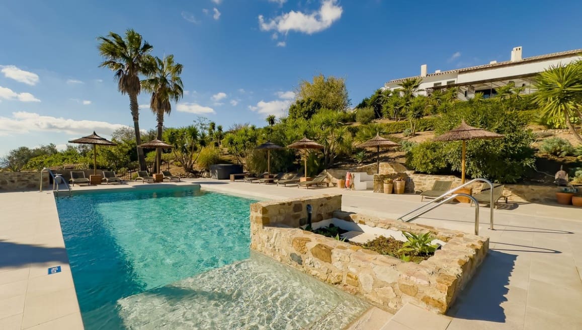 13 soverom Villa til salgs i Villanueva de la Concepcion med svømmebasseng garasje - € 2 250 000 (Ref: 9683372)