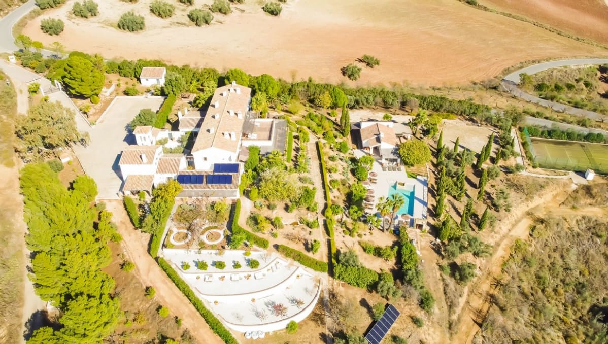 13 soverom Villa til salgs i Villanueva de la Concepcion med svømmebasseng garasje - € 2 250 000 (Ref: 9683372)