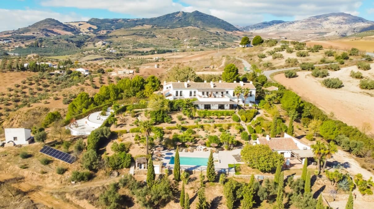 13 soverom Villa til salgs i Villanueva de la Concepcion med svømmebasseng garasje - € 2 250 000 (Ref: 9683372)