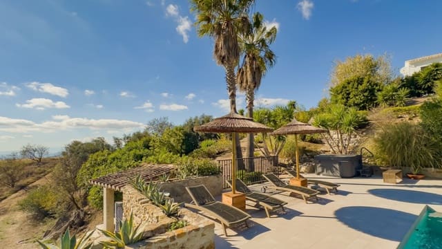 13 soverom Villa til salgs i Villanueva de la Concepcion med svømmebasseng garasje - € 2 250 000 (Ref: 9683372)