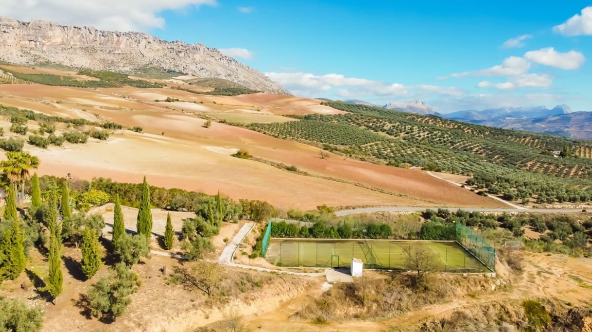 13 soverom Villa til salgs i Villanueva de la Concepcion med svømmebasseng garasje - € 2 250 000 (Ref: 9683372)