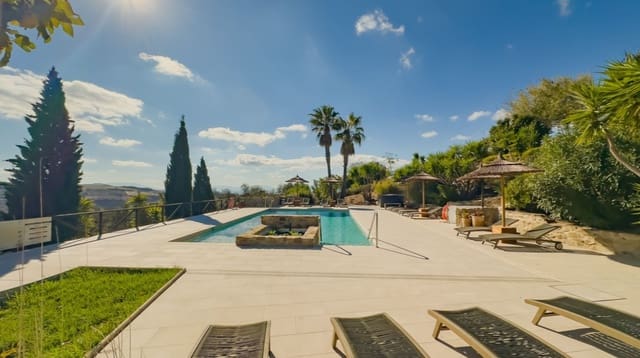 13 soverom Villa til salgs i Villanueva de la Concepcion med svømmebasseng garasje - € 2 250 000 (Ref: 9683372)