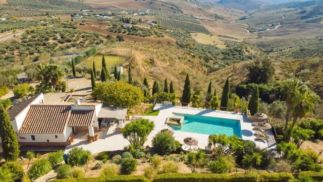 13 quarto Moradia para venda em Villanueva de la Concepcion com piscina garagem - 1 995 000 € (Ref: 9683372)
