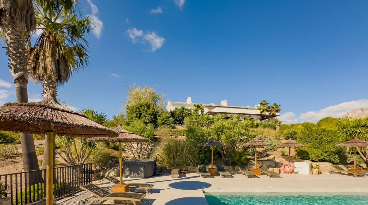 13 bedroom Villa for sale in Villanueva de la Concepcion with pool garage - € 1,995,000 (Ref: 9683372)