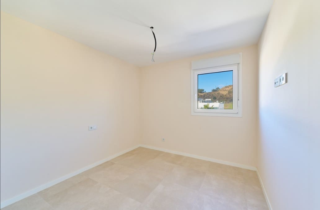 3 soveværelse Semi-Rækkehus til salg i La Cala de Mijas med swimmingpool garage - € 890.000 (Ref: 9683379)