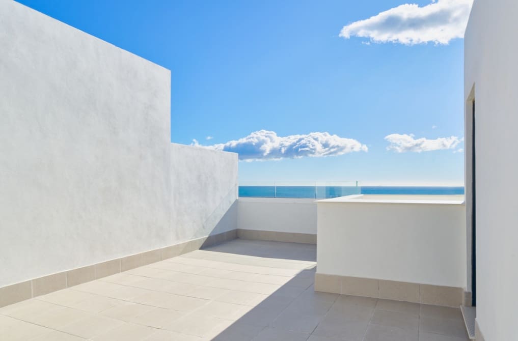3 makuuhuone Paritalo myytävänä paikassa La Cala de Mijas mukana uima-altaan 
autotalli - 890 000 € (Ref: 9683379)