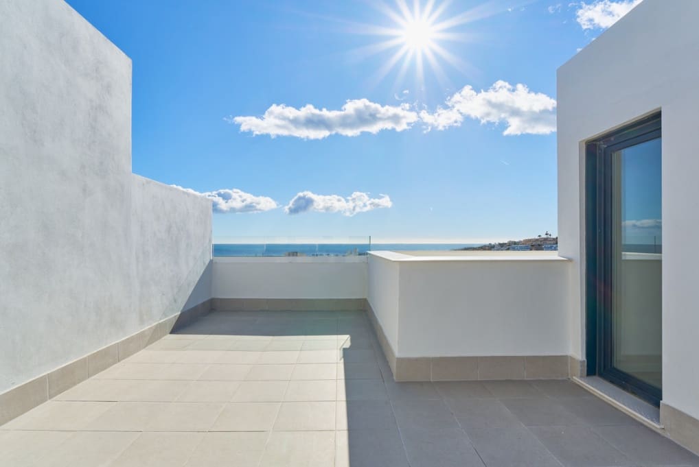 3 makuuhuone Paritalo myytävänä paikassa La Cala de Mijas mukana uima-altaan 
autotalli - 890 000 € (Ref: 9683379)