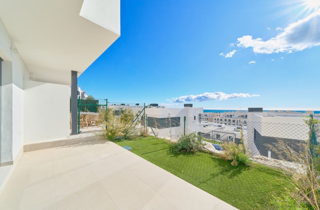 3 makuuhuone Paritalo myytävänä paikassa La Cala de Mijas mukana uima-altaan 
autotalli - 890 000 € (Ref: 9683379)
