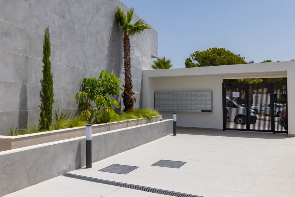 3 makuuhuone Paritalo myytävänä paikassa La Cala de Mijas mukana uima-altaan 
autotalli - 890 000 € (Ref: 9683379)