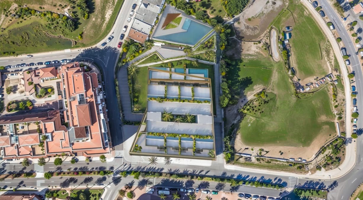 2 sovrum Lägenhet till salu i Estepona med pool garage - 705 000 € (Ref: 9683385)