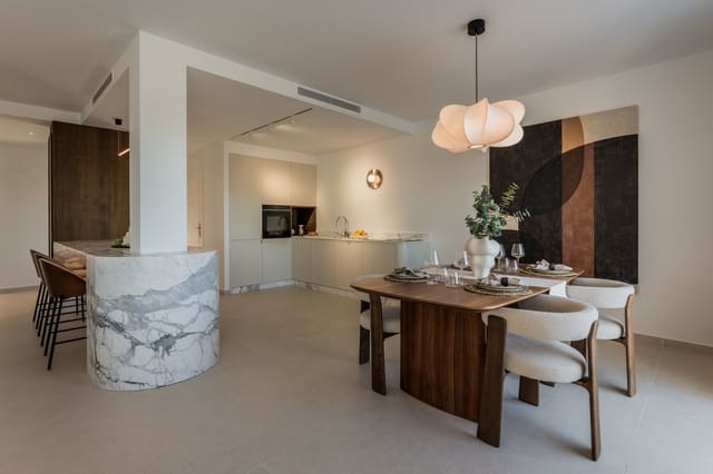 3 chambre Penthouse à vendre à Marbella avec piscine garage - 1 695 000 € (Ref: 9704533)