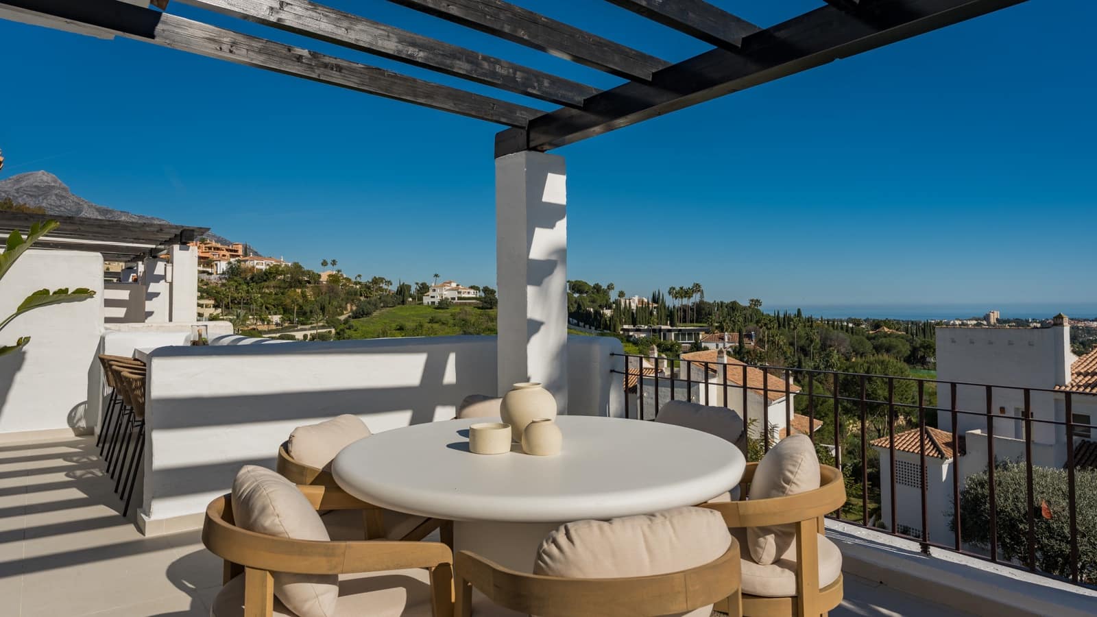 3 chambre Penthouse à vendre à Marbella avec piscine garage - 1 695 000 € (Ref: 9704533)