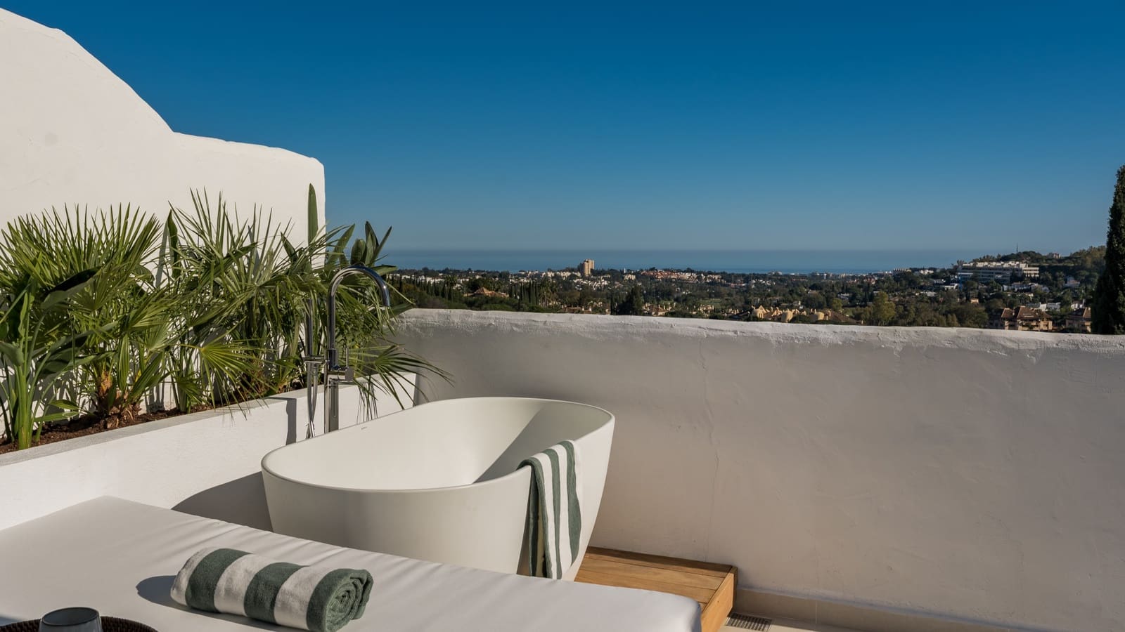 3 soveværelse Penthouse til salg i Marbella med swimmingpool garage - € 1.695.000 (Ref: 9704533)