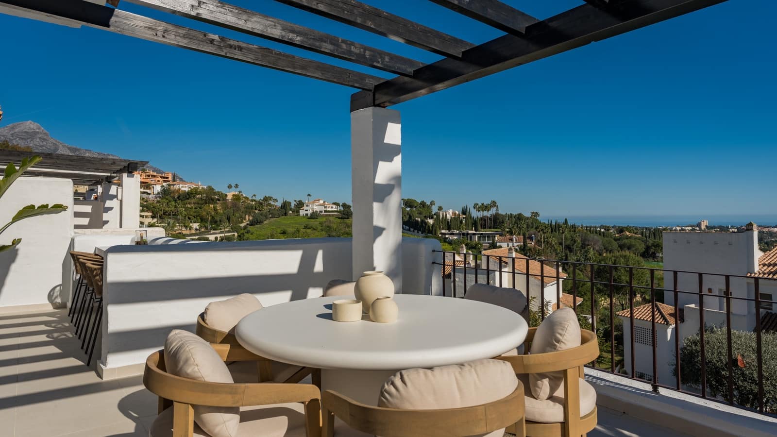 3 soveværelse Penthouse til salg i Marbella med swimmingpool garage - € 1.695.000 (Ref: 9704533)