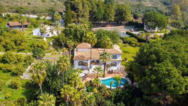 5 soverom Villa til salgs i Alhaurín el Grande med svømmebasseng garasje - € 2 150 000 (Ref: 9704534)