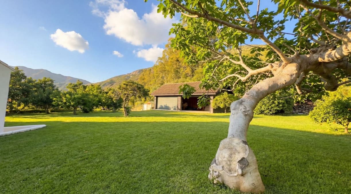 5 soverom Villa til salgs i Alhaurin el Grande med svømmebasseng garasje - € 2 150 000 (Ref: 9704534)