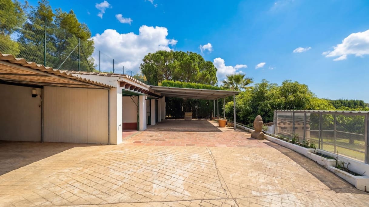 5 soverom Villa til salgs i Alhaurin el Grande med svømmebasseng garasje - € 2 150 000 (Ref: 9704534)