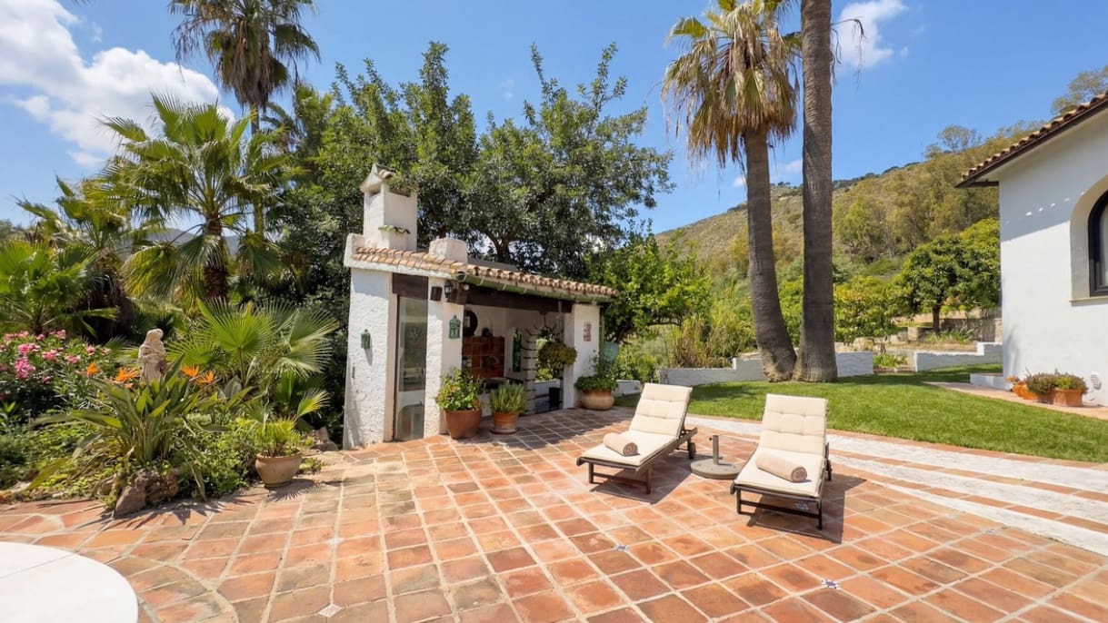 5 soverom Villa til salgs i Alhaurin el Grande med svømmebasseng garasje - € 2 150 000 (Ref: 9704534)