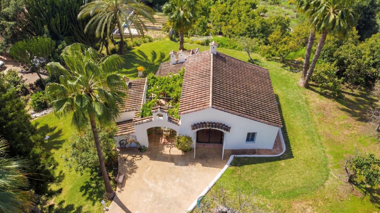 5 soverom Villa til salgs i Alhaurin el Grande med svømmebasseng garasje - € 2 150 000 (Ref: 9704534)