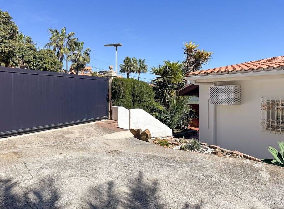 4 soverom Villa til salgs i Buenas Noches med svømmebasseng garasje - € 899 000 (Ref: 9704535)