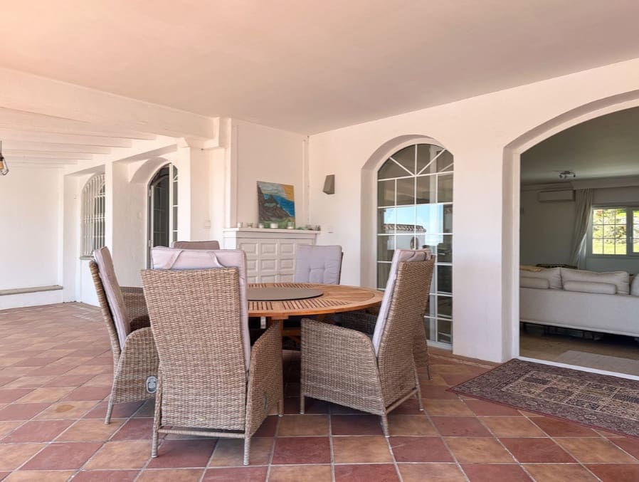 4 soverom Villa til salgs i Buenas Noches med svømmebasseng garasje - € 899 000 (Ref: 9704535)