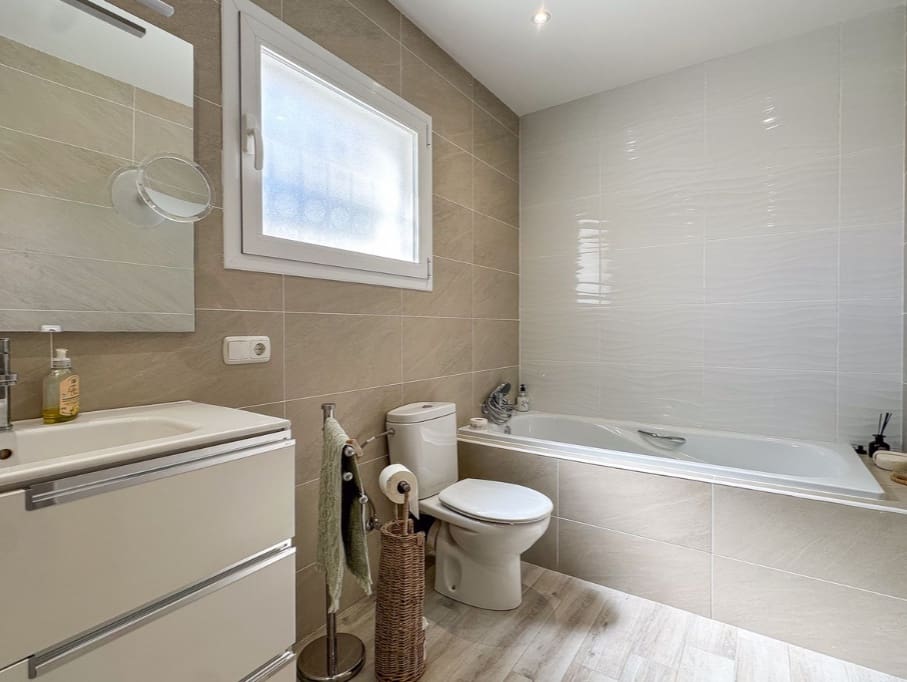 4 soverom Villa til salgs i Buenas Noches med svømmebasseng garasje - € 899 000 (Ref: 9704535)