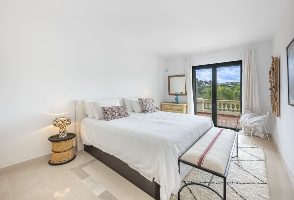 4 slaapkamer Villa te koop in Sotogrande met zwembad garage - € 1.275.000 (Ref: 9704536)