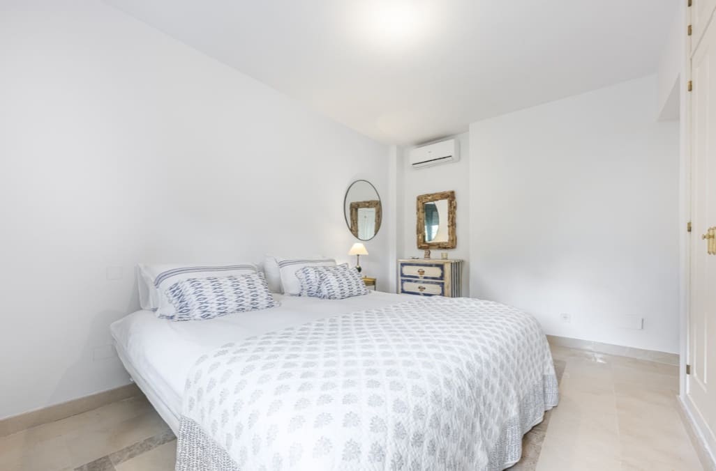 4 slaapkamer Villa te koop in Sotogrande met zwembad garage - € 1.275.000 (Ref: 9704536)